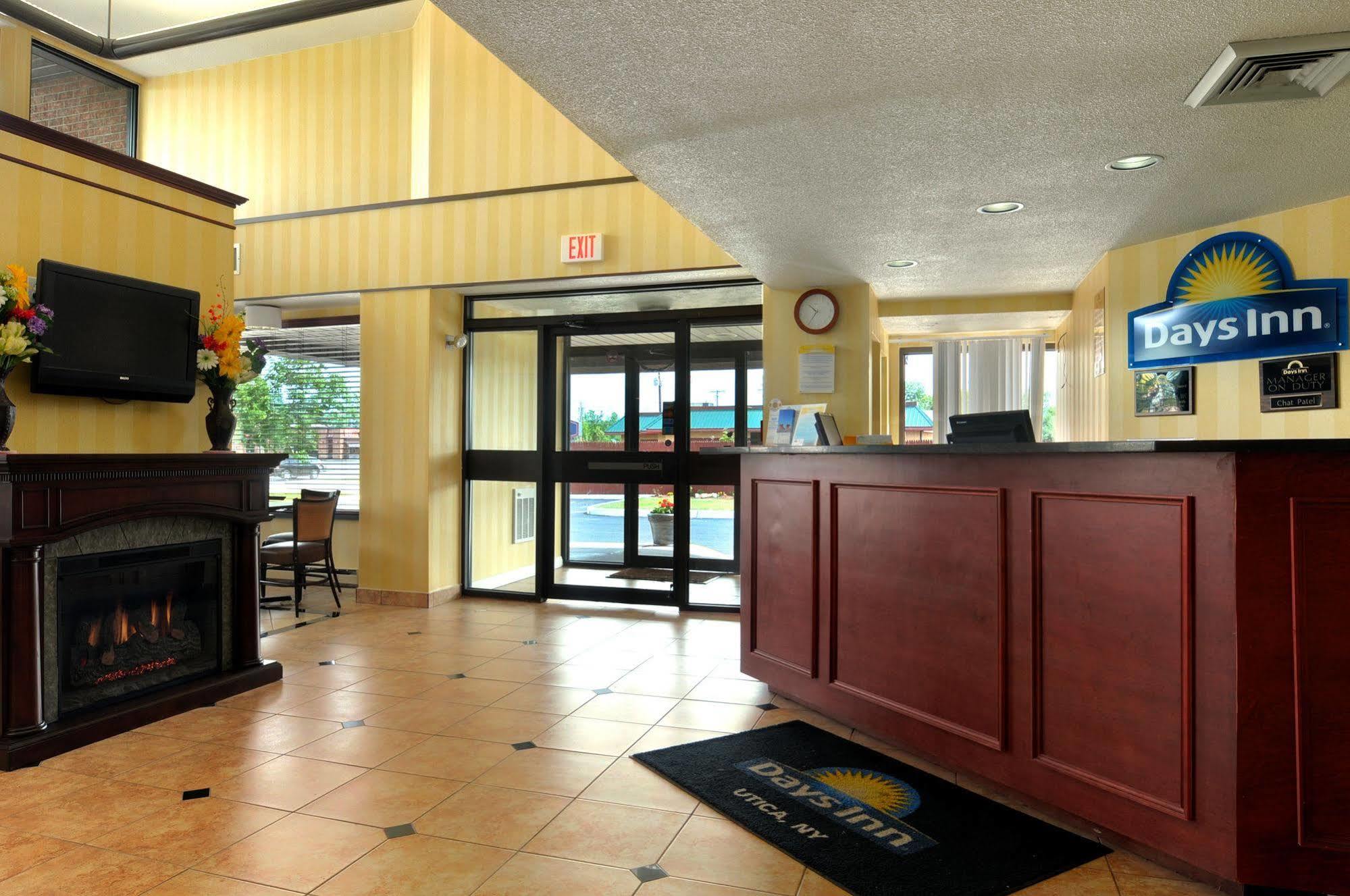 Days Inn By Wyndham Utica Dış mekan fotoğraf